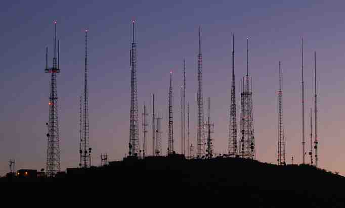 What are the advantages of radio broadcasting over the Internet?